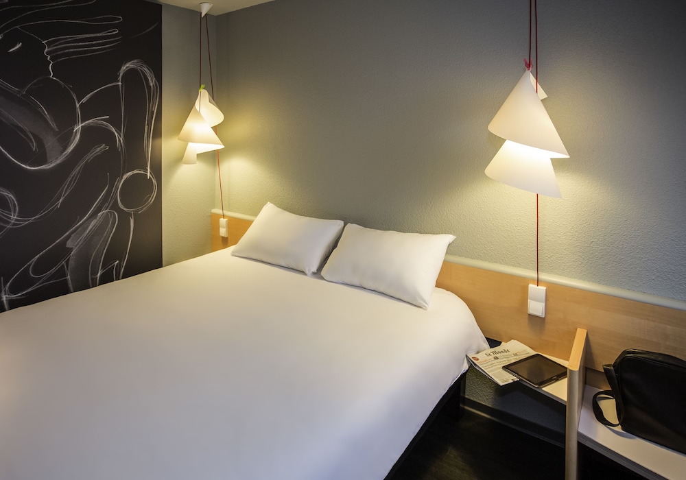 IBIS MONTELIMAR NORD 16/69