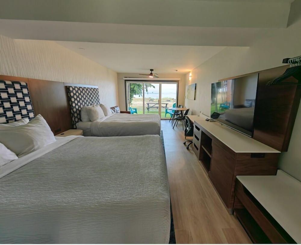 Sea Edge Beachside Hotel 28/59