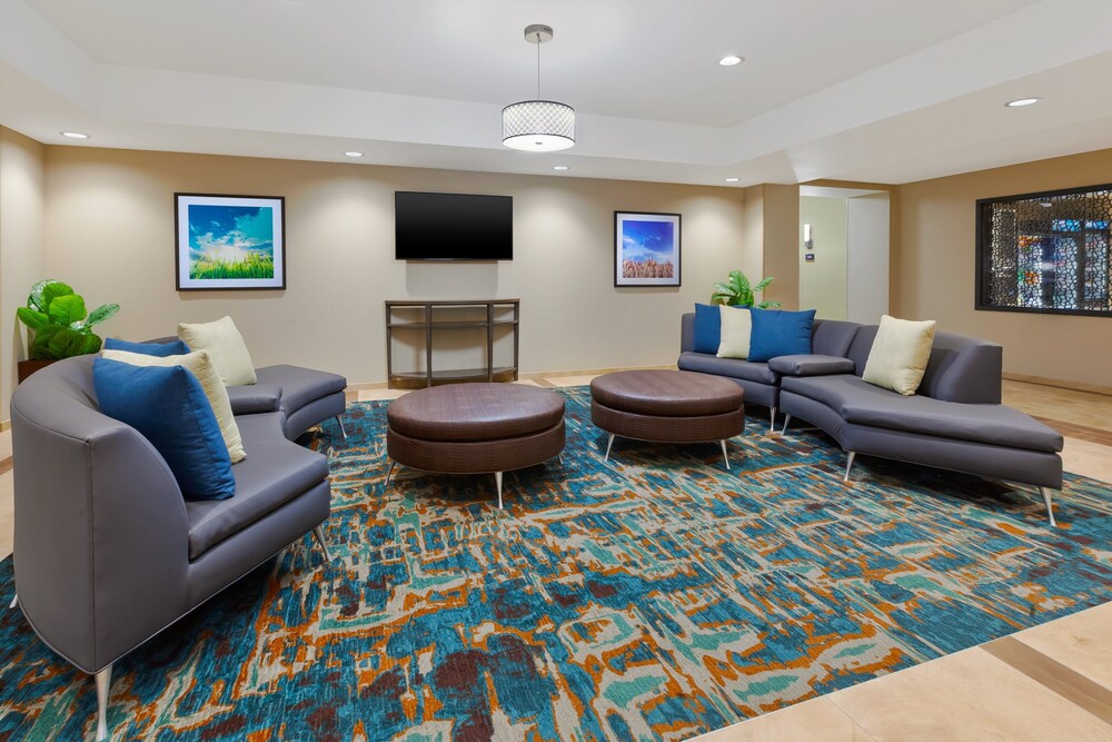 Candlewood Suites Louisville Northeast 20/33
