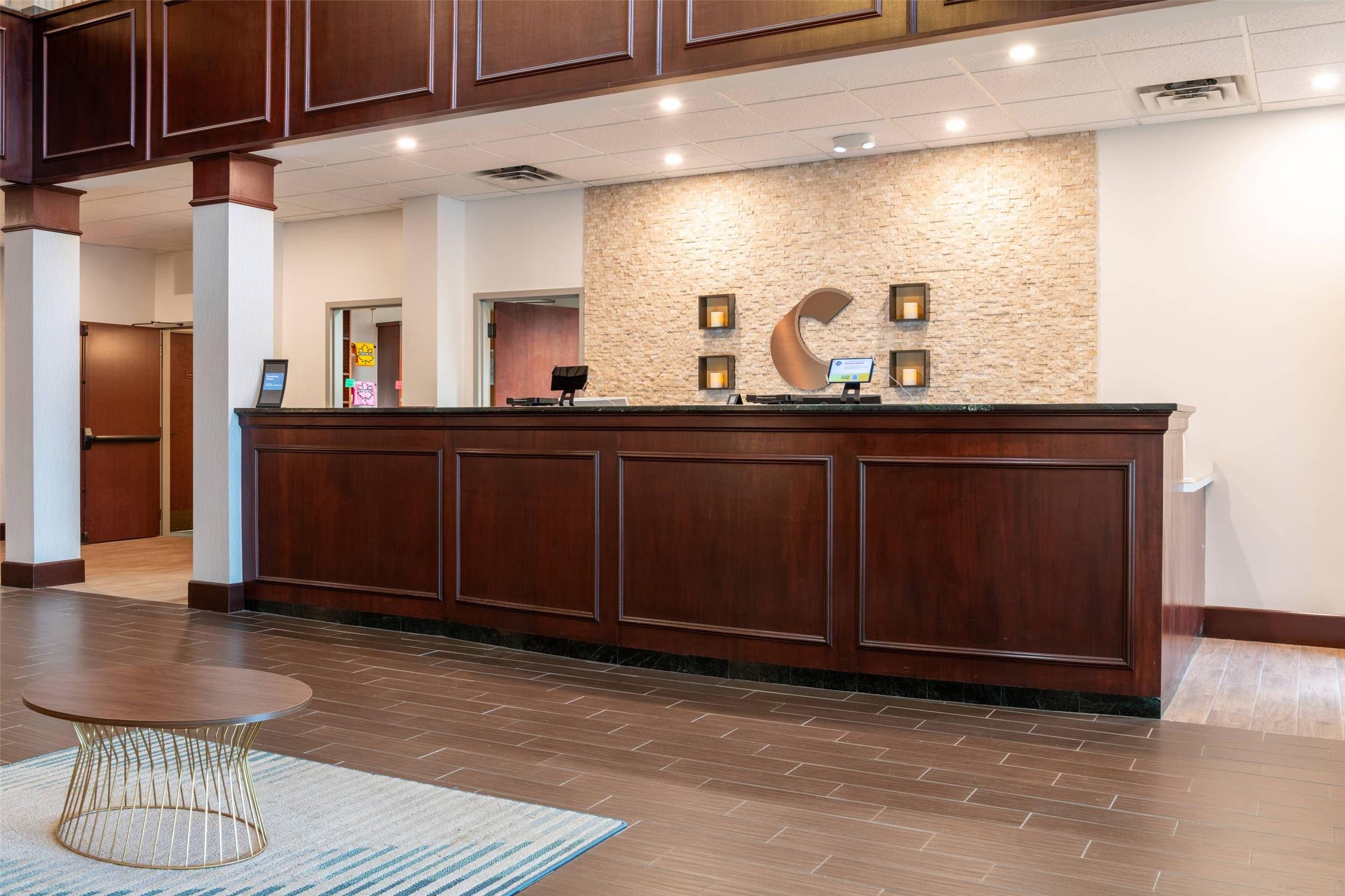 Comfort Inn and Suites Near Burke Mountain Saint Johnsbury, VT 5/32