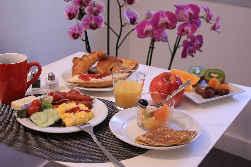 Abrial Hotel 44/58