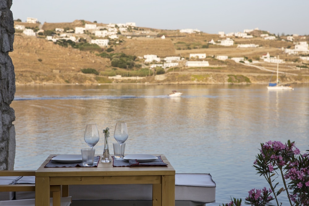 Dreambox Mykonos Suites 51/53