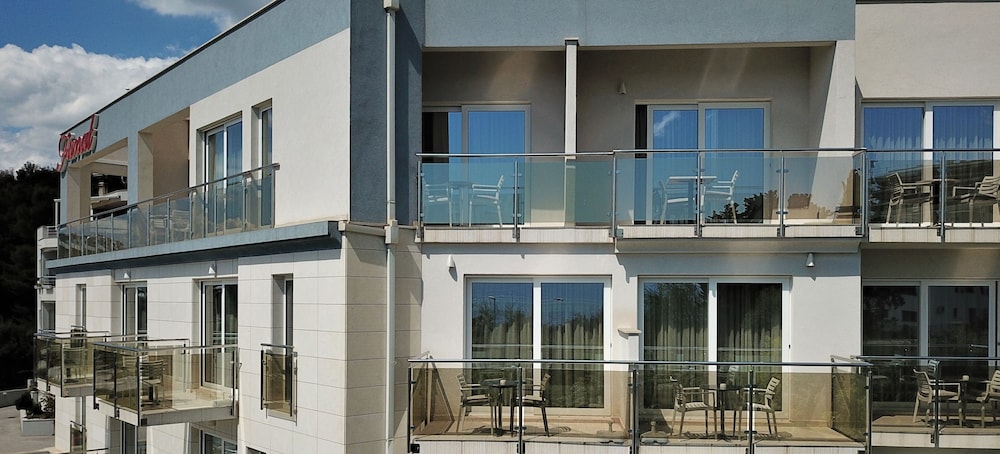 Hotel Fanat 3/76
