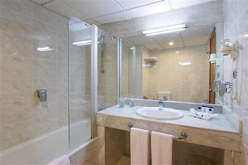 Club, Double or Twin Bed