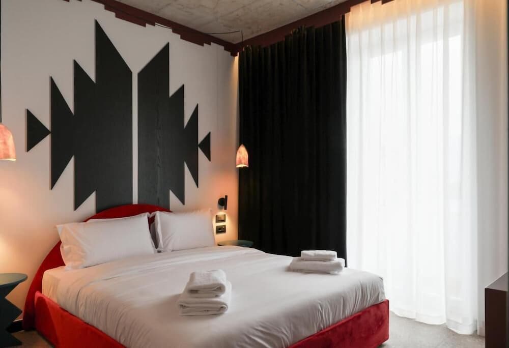 Bazaar Hotel 21/39