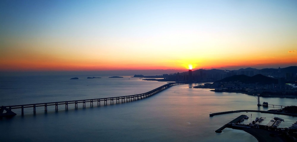Grand Hyatt Dalian 63/67