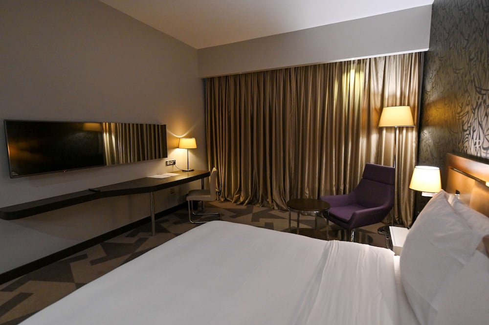 RADISSON BLU HOTEL, ABIDJAN AIRPORT 25/74