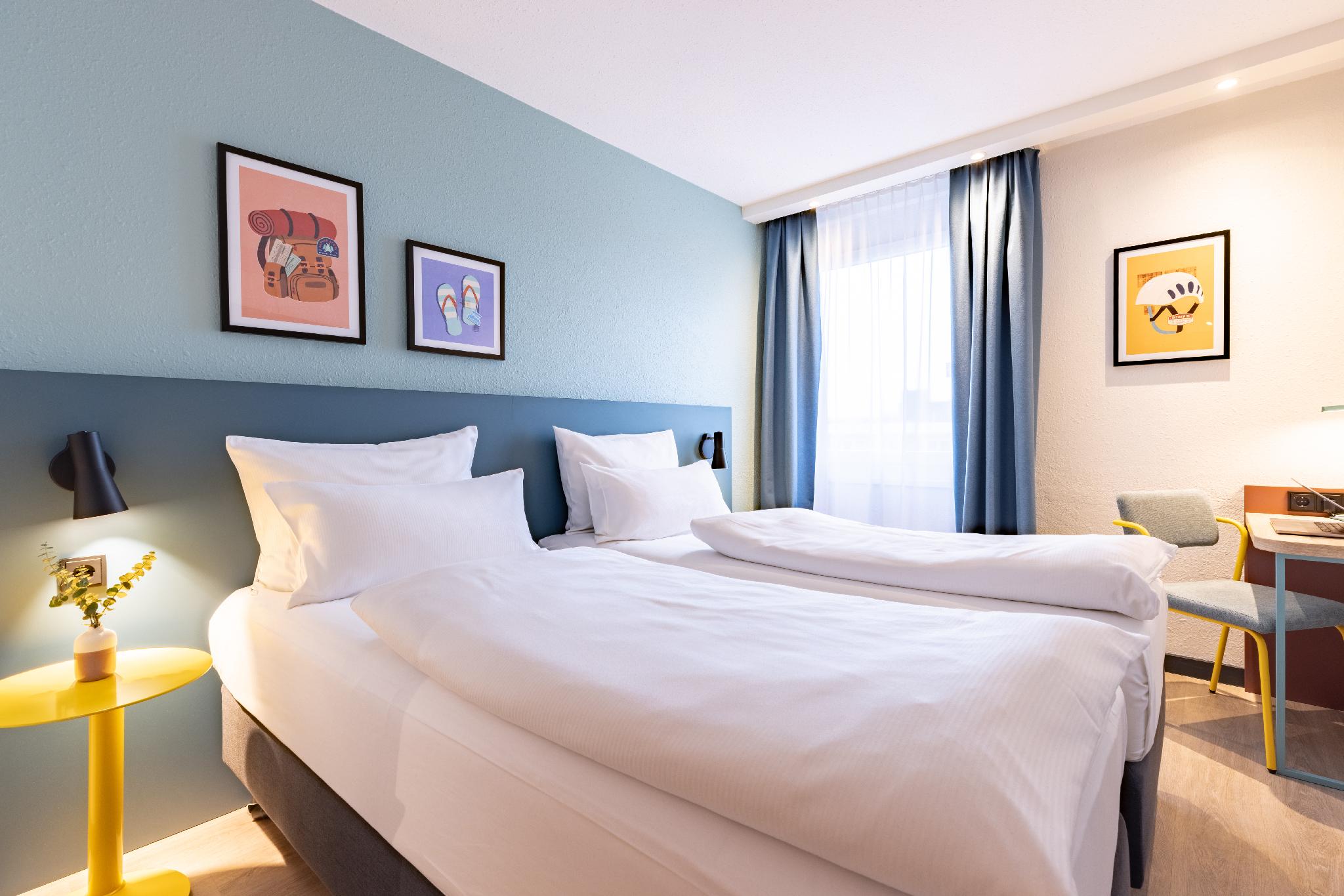 COMFORT, TWIN BEDS