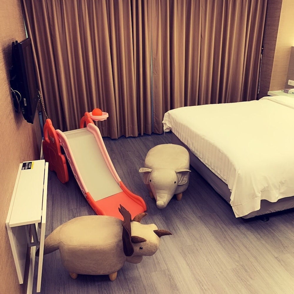 Golden Garden Hotel 36/51