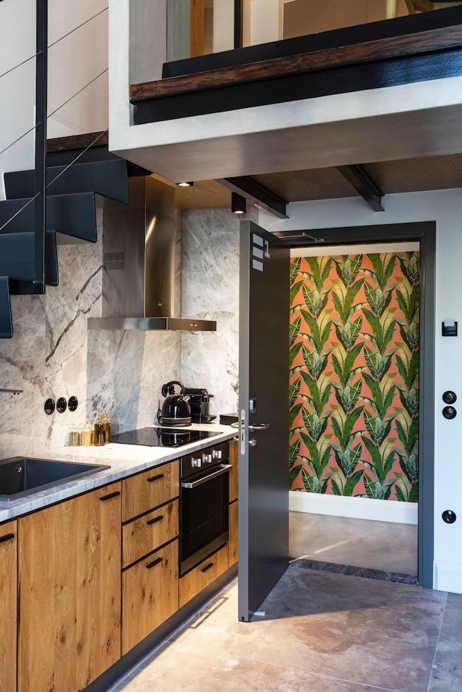 The Foundry Suites Athens 4/50