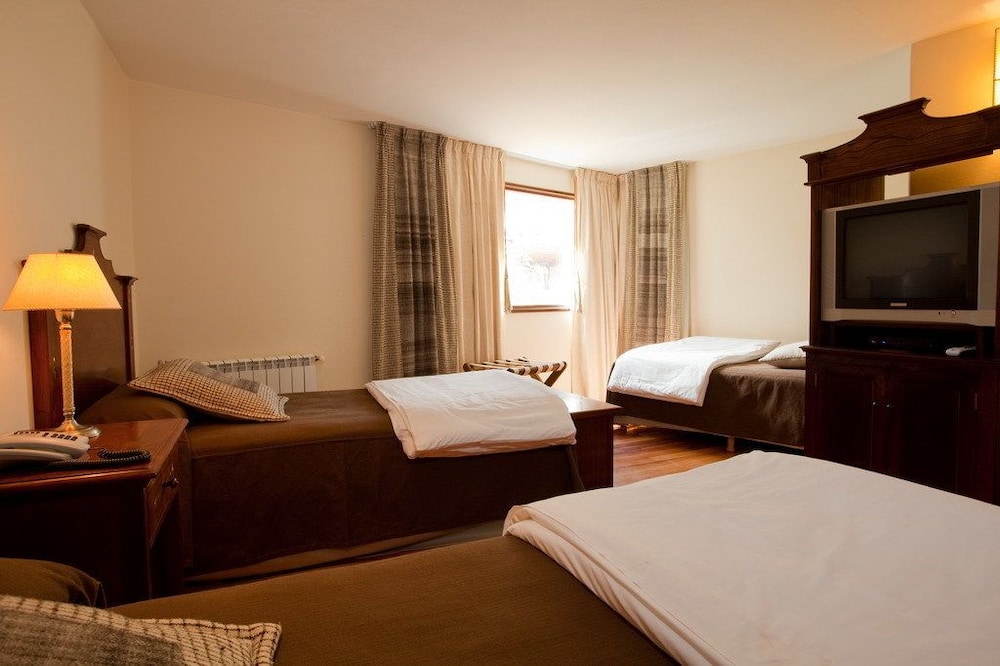 Marques de Tojo Hotel 35/63