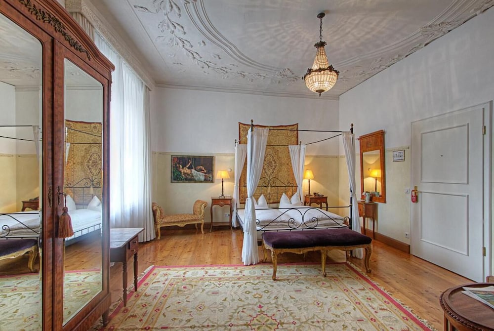 Hotel Orphée - Großes Haus 6/50