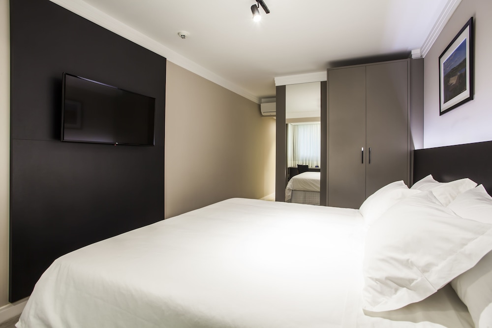 Hotel Santa Inn 27/67