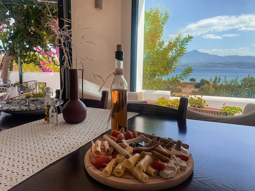 Nisea Hotel Samos 90/106