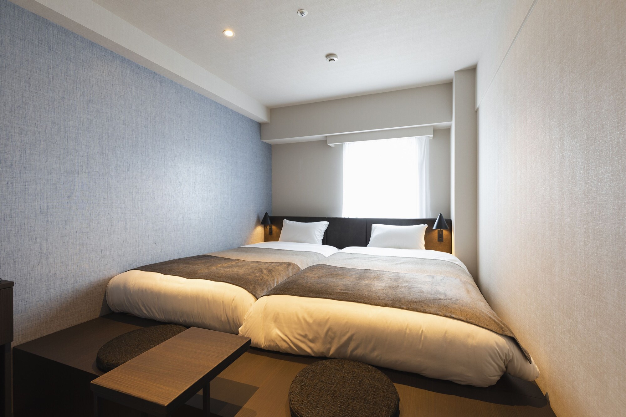 COMFORT, TWIN BEDS