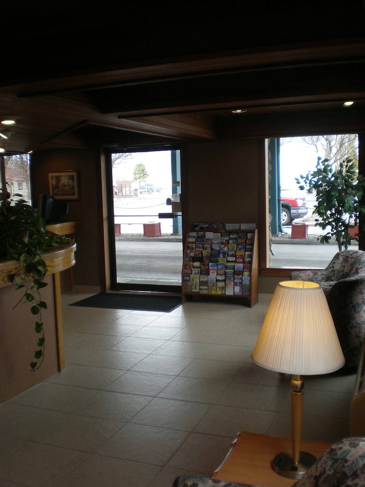 The La Grande Inn 34/48