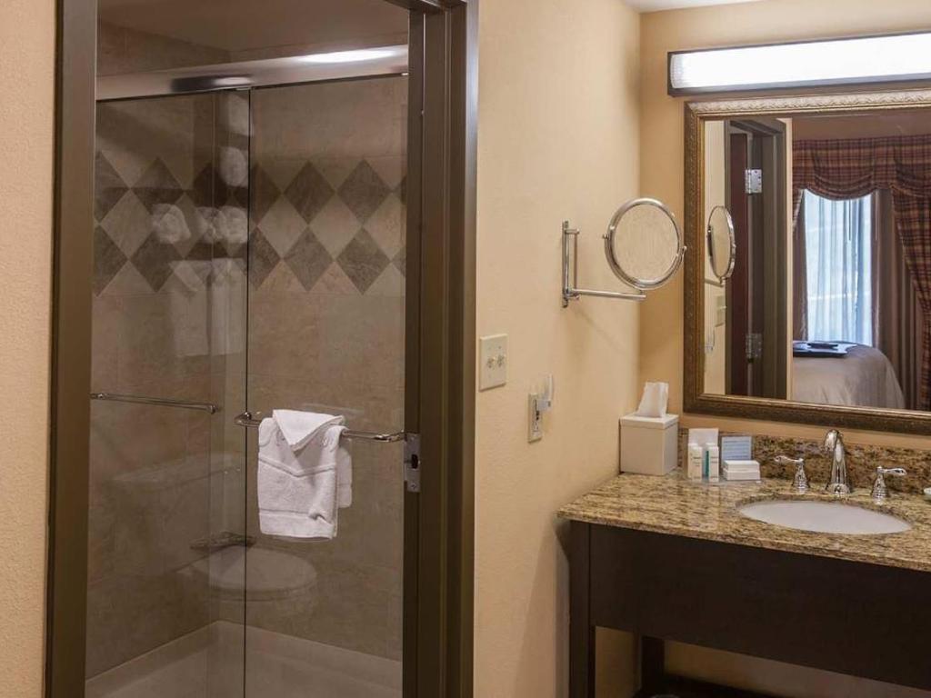 استوديو بسرير كينج مع أريكة لذوي الإعاقة، Hampton Inn Suites Stillwater 3/7