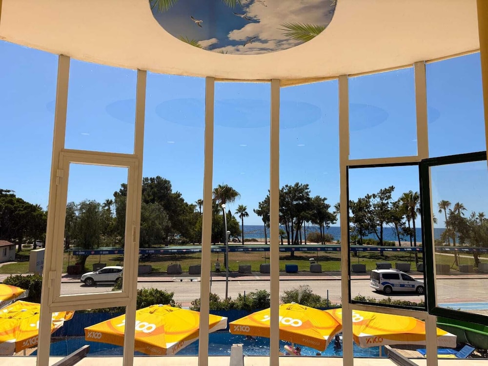 SELINUS BEACH CLUB HOTEL 30/50