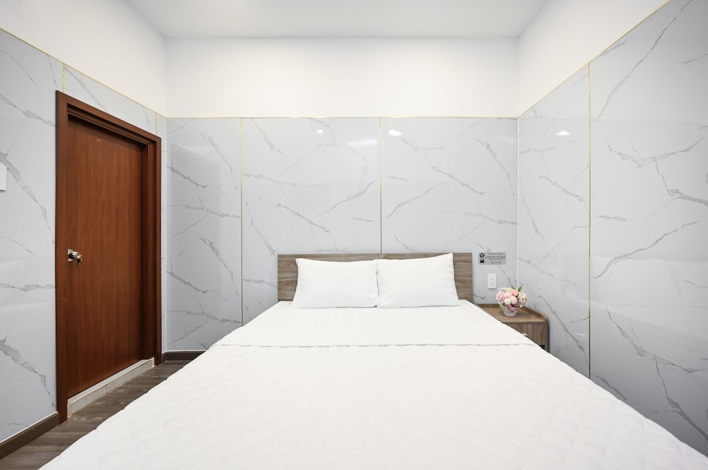 Yoko Airport Saigon Hotel 19/65