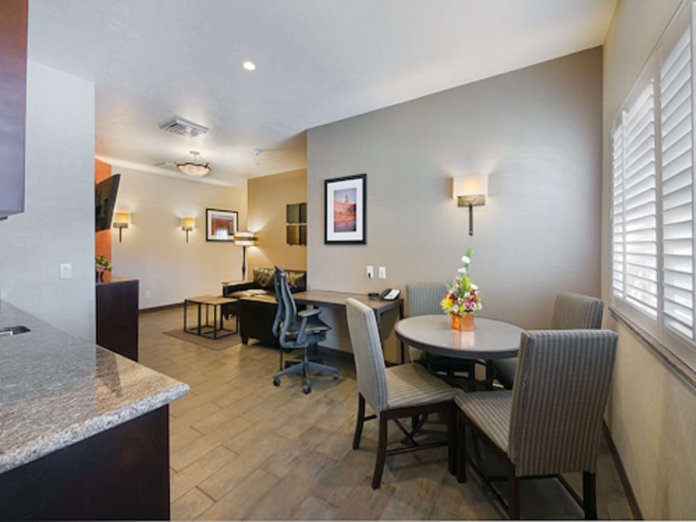 Best Western Plus Canyonlands Inn 34/41