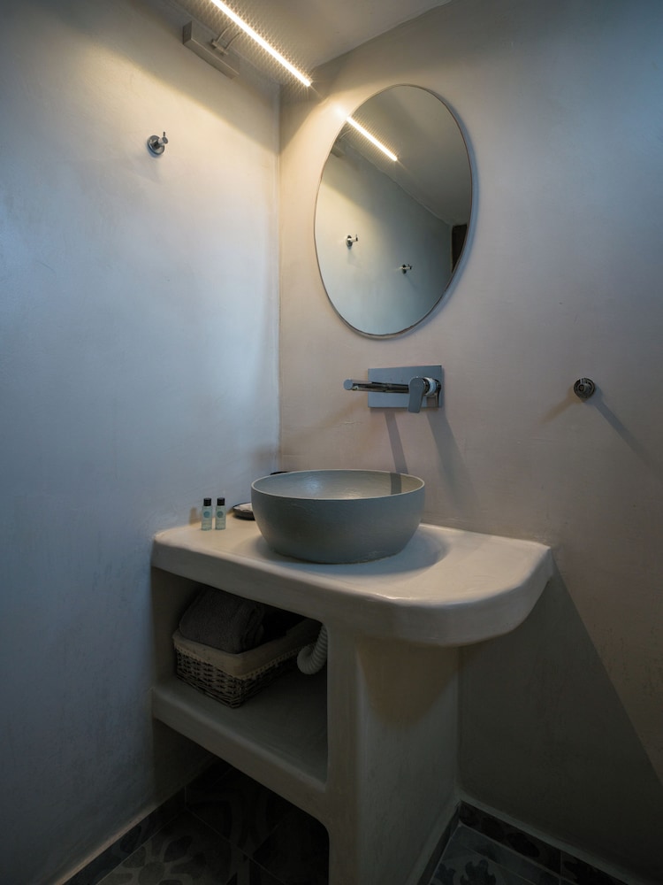 Anna Traditional Apartments 67/68