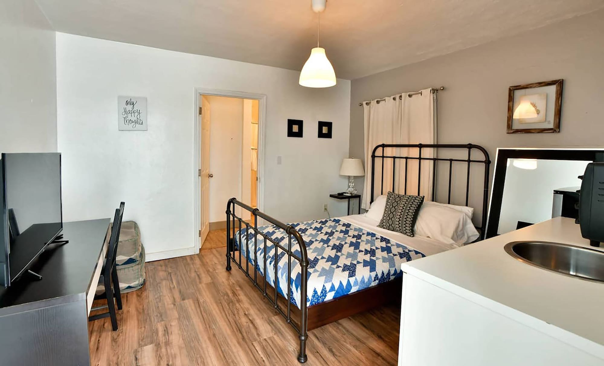 Comfy, Studio, Queen Bed