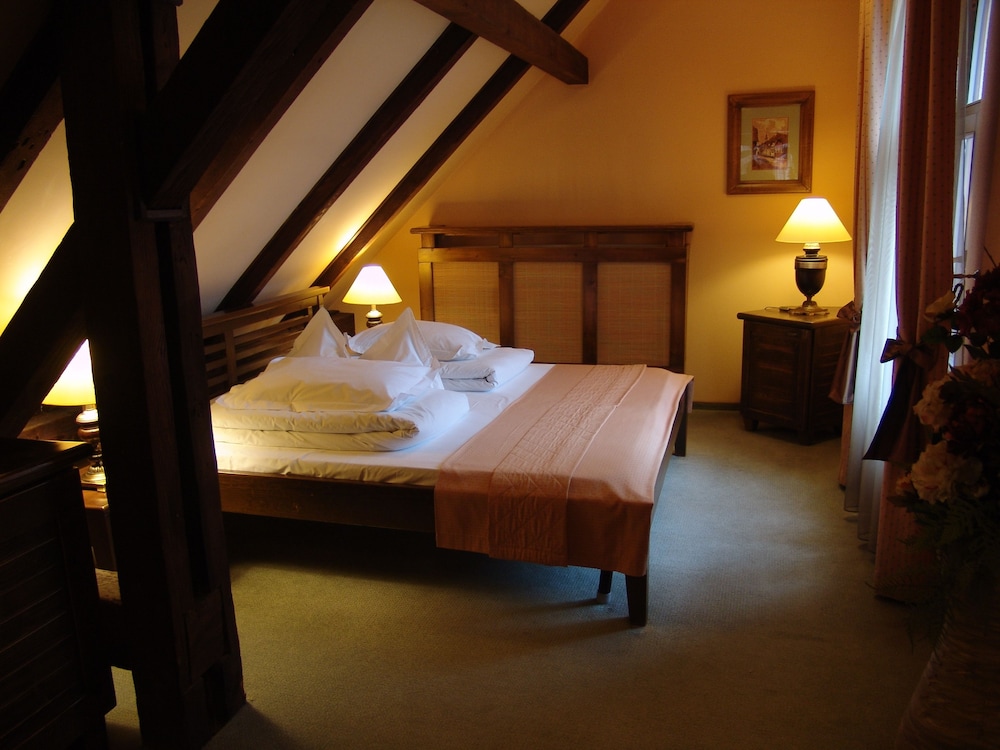 Bella Muzica Hotel 12/50