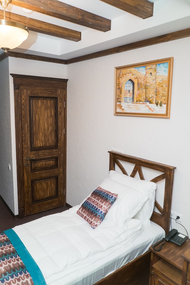 Maajid Hotel 17/50