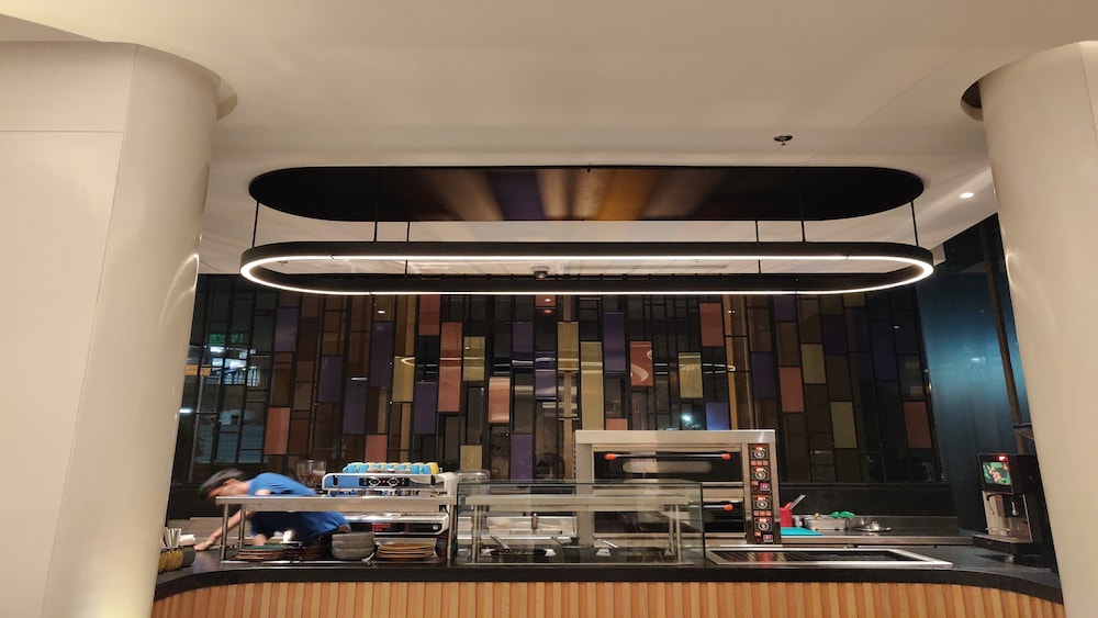 Holiday Inn Express Hyderabad Hitec City 67/76