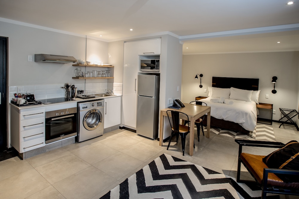 Max Executive Apartments 40/72