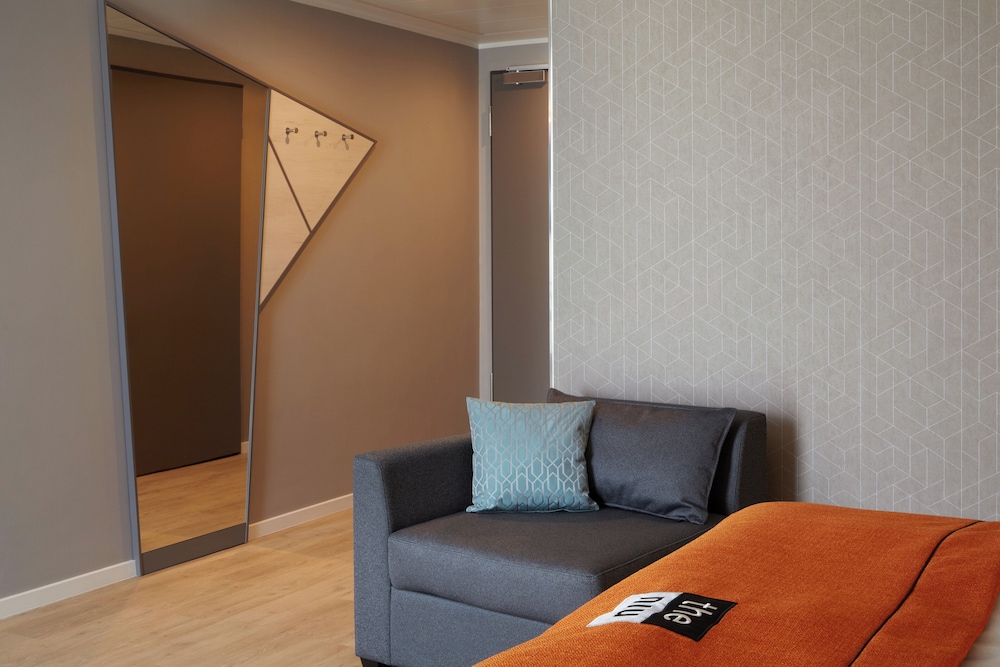 Holiday Inn - the niu, Hub Dusseldorf Messe by IHG 54/73