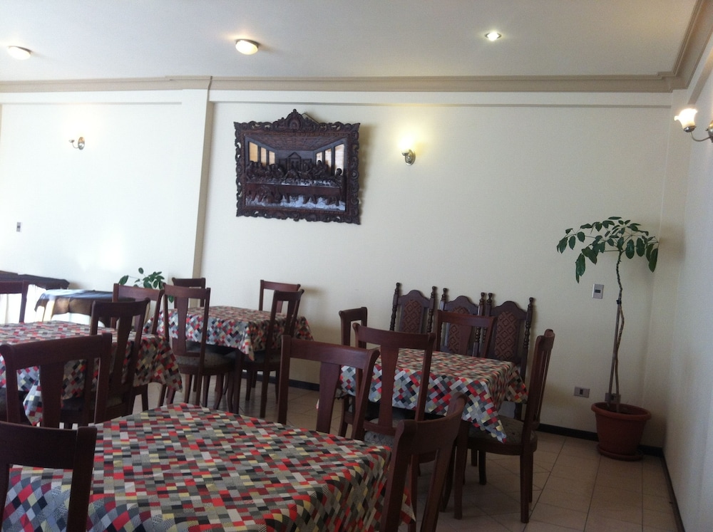 El Prado Hotel 30/36