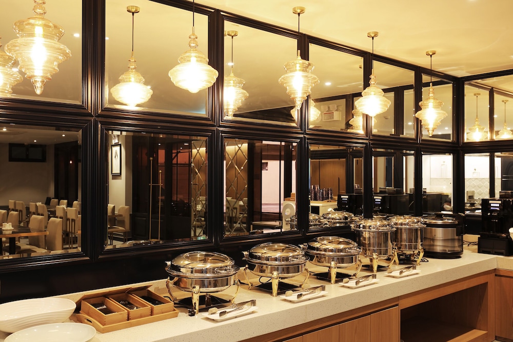 Mari Hotel 33/50