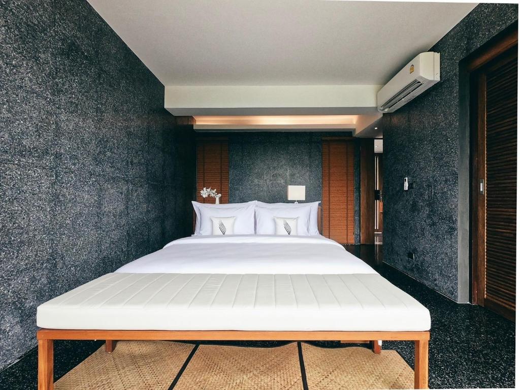 Sky, Suite, King Bed, Panoramic View