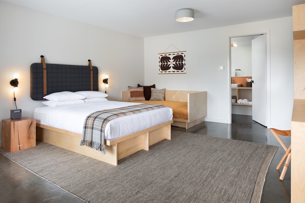 Standard, Queen Bed, Sofa, Ground Floor