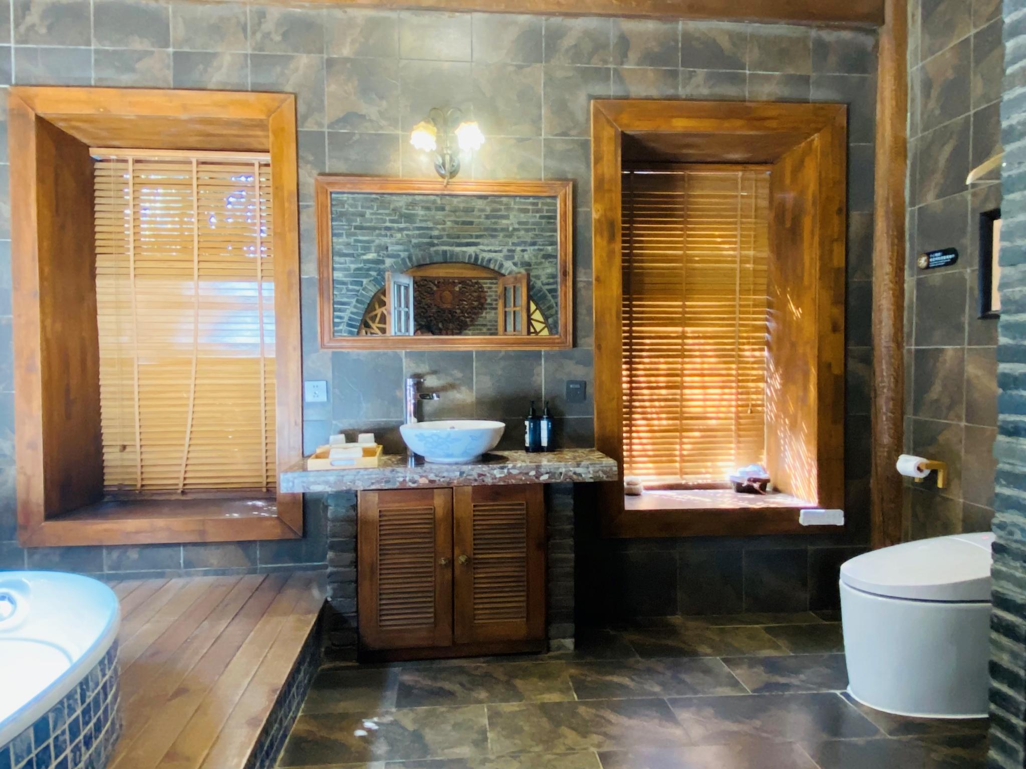 Blossom Hill Inn-Neverland HOTEL 48/50