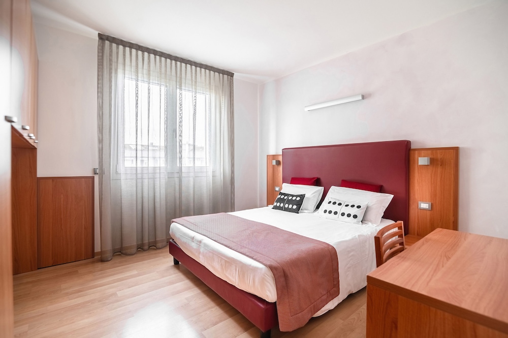 Domino Suite Hotel 9/50