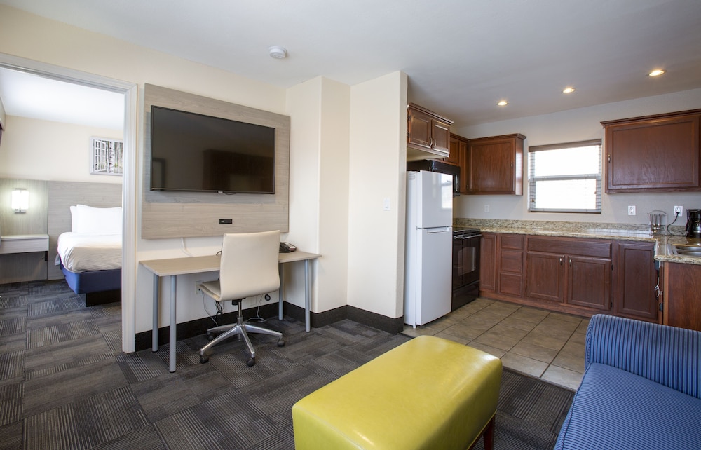Hotel Aspen Flagstaff Grand Canyon Formerly Aspen Innsuites Flagstaff 7/60