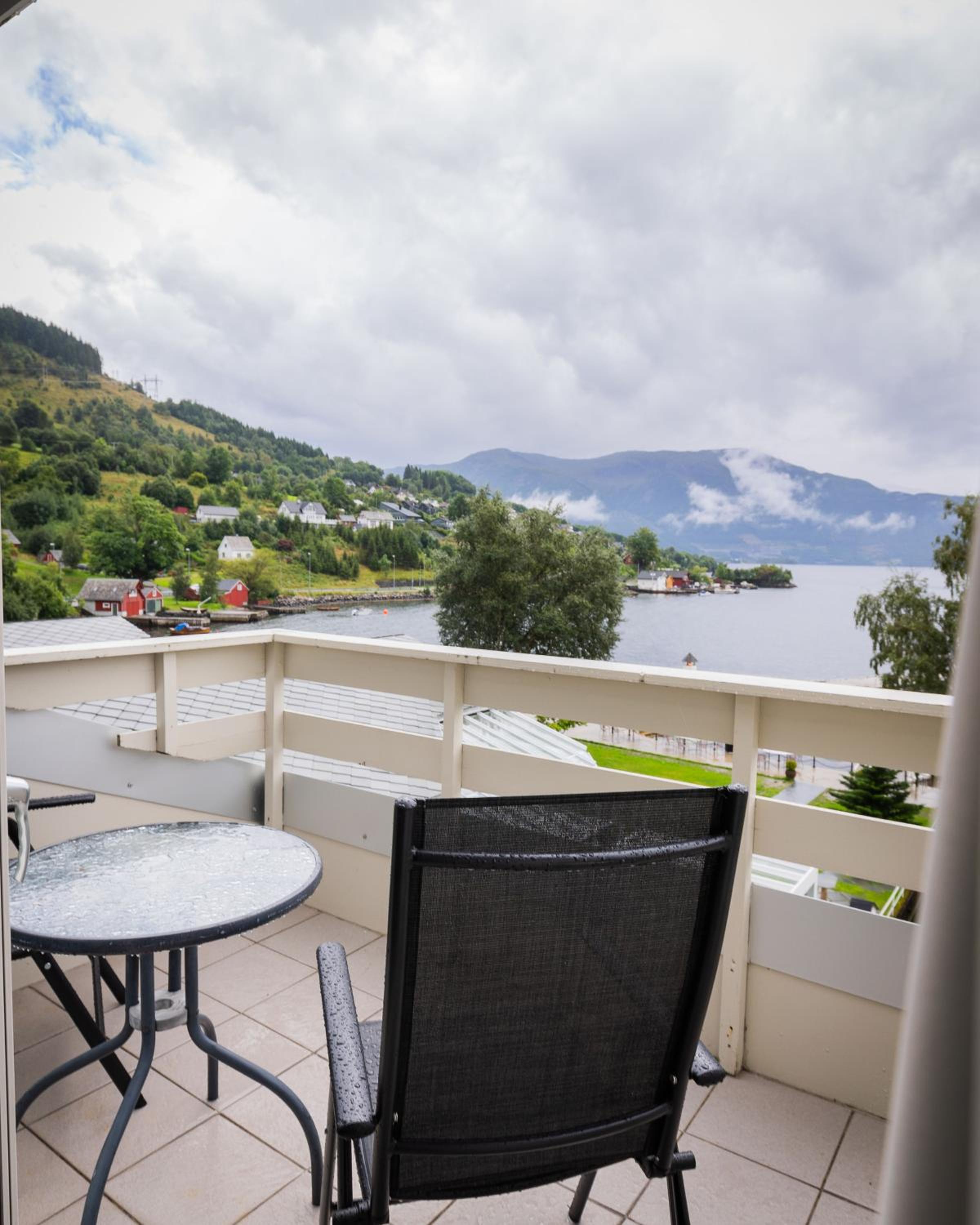 Rosendal Fjordhotel 8/50