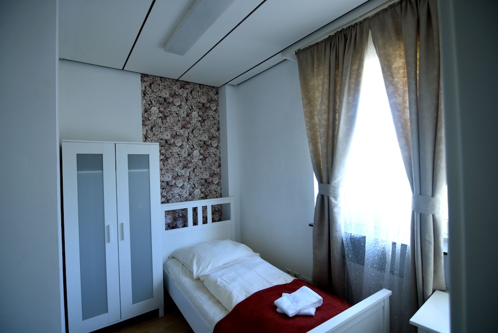ROOM, KITCHEN