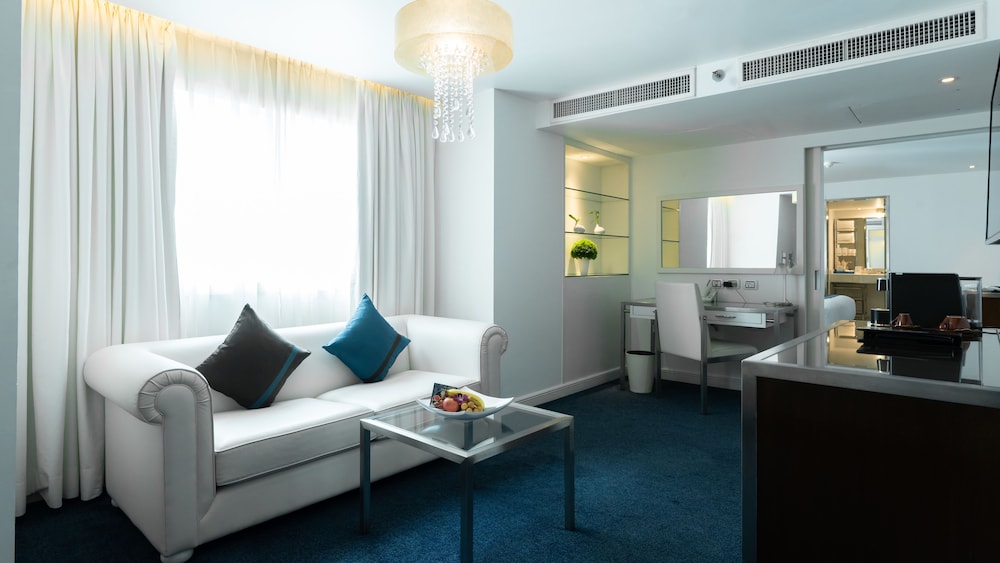 Night Hotel Bangkok (formerly Dream Hotel Bangkok) 53/81