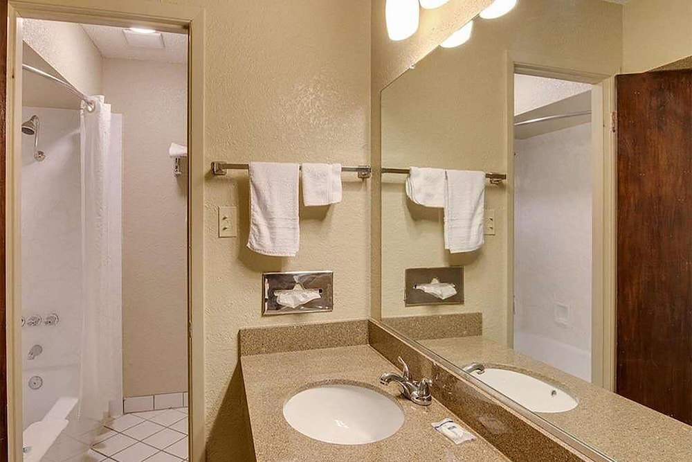 Days Inn By Wyndham Gatesville 37/41