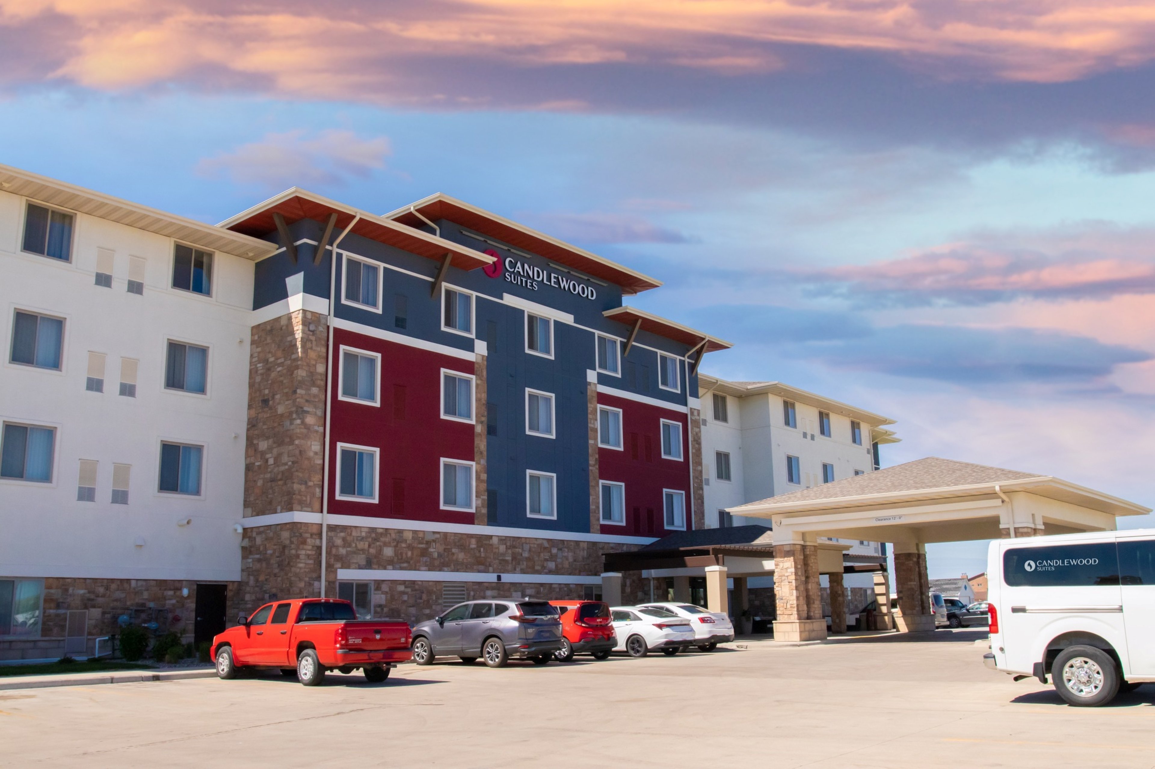 Hawthorn Suites By Wyndham Fargo 34/34