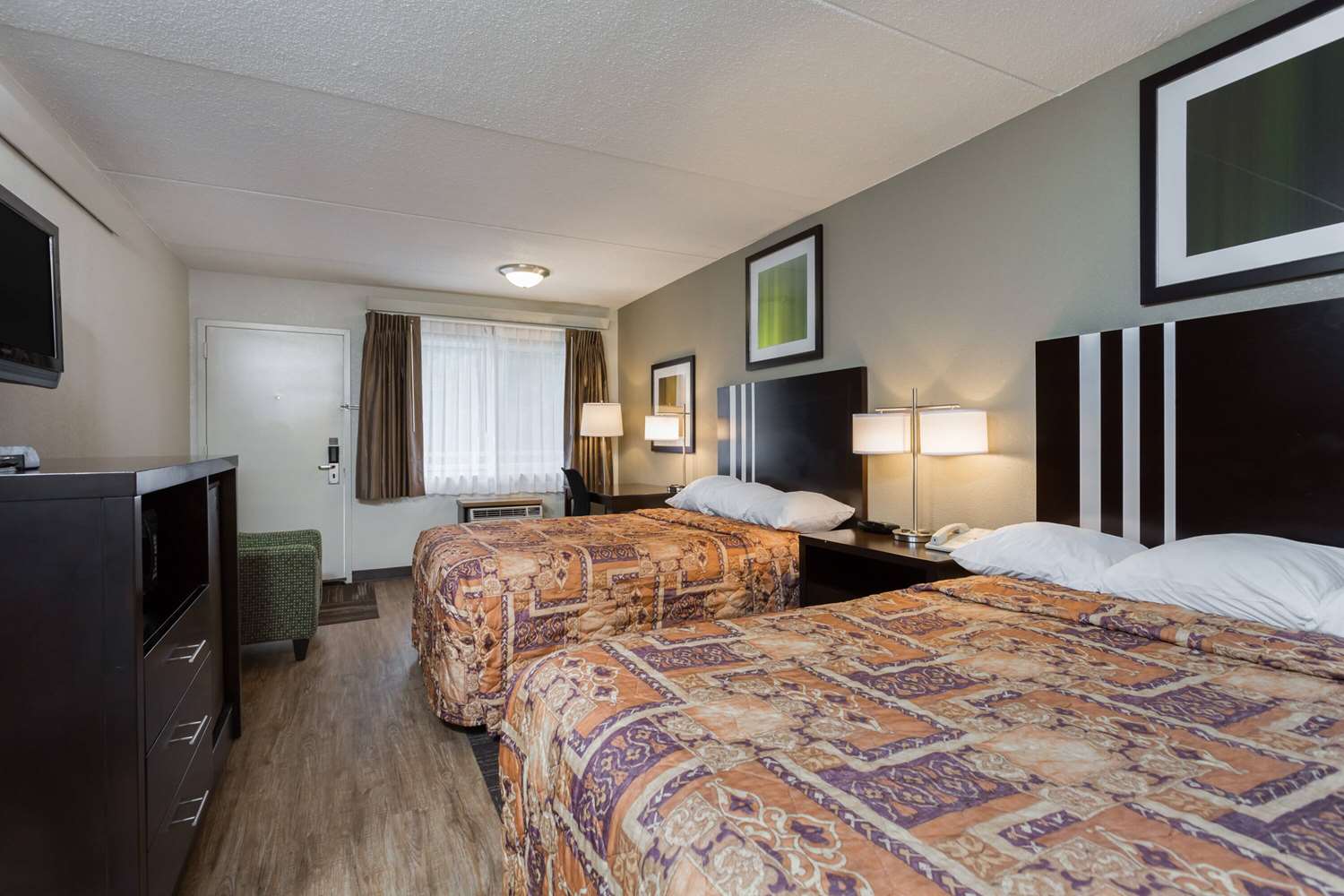 Days Inn by Wyndham Harrisburg North 9/32