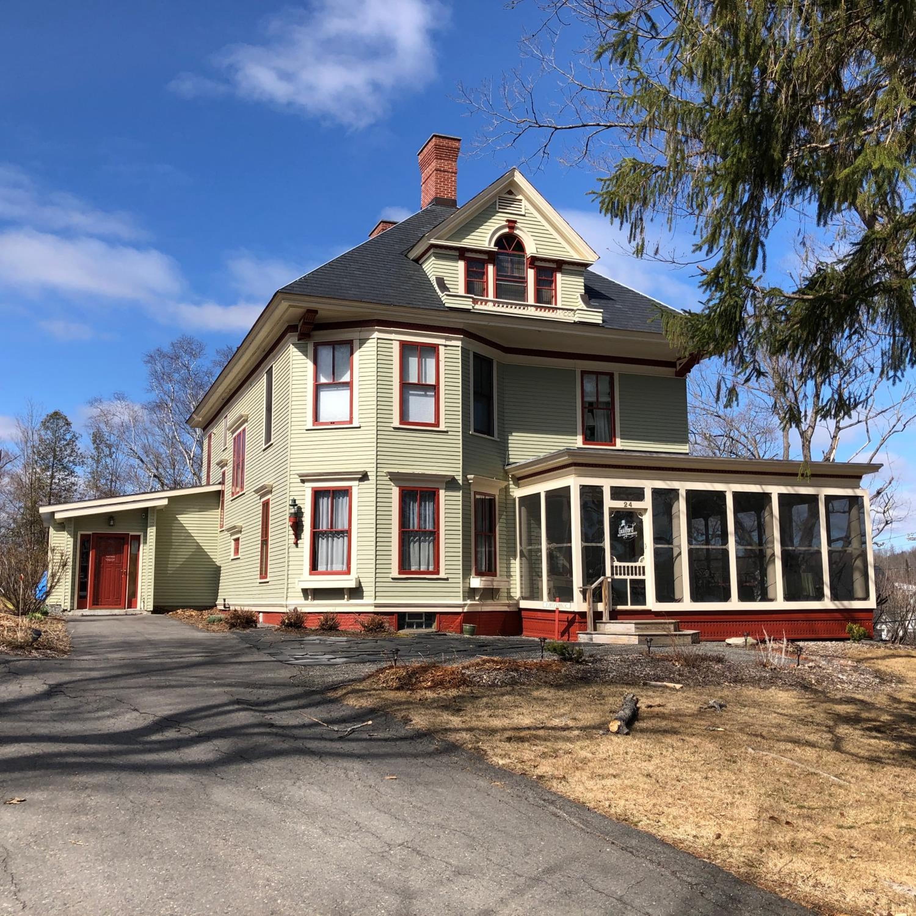 Guilford Bed and Breakfast 4/42