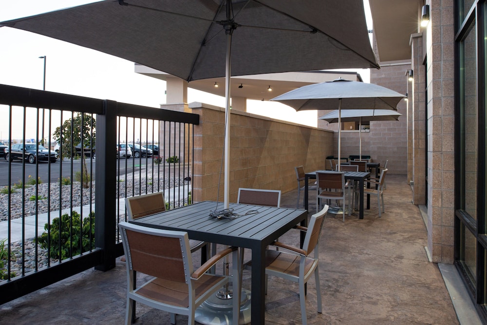 Holiday Inn Suites Idaho Falls 61/75