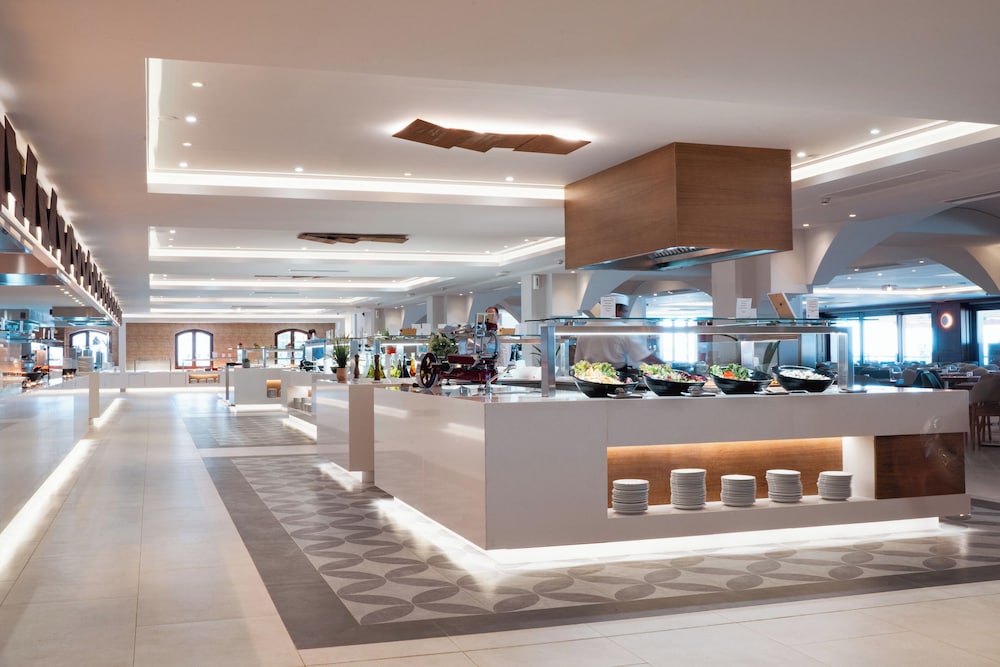 Roda Beach Resort & Spa 6/49