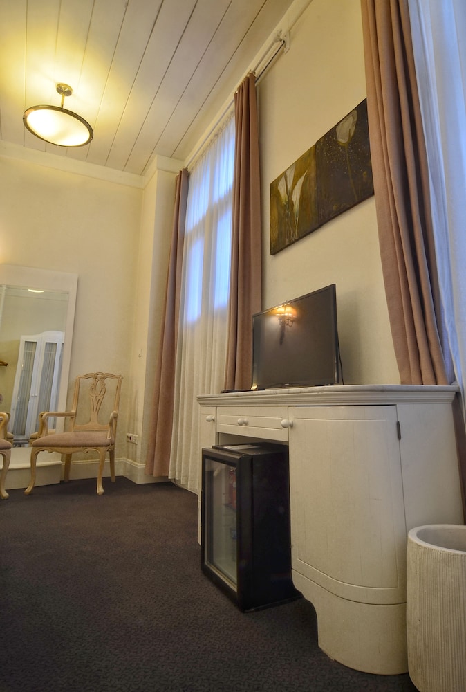 Kar-s Hotel 31/50
