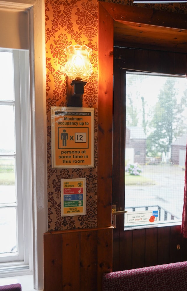 The Fox &amp; Hounds Hotel 3/36