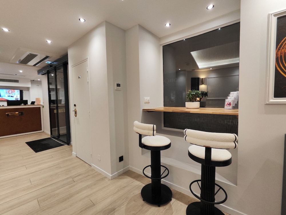 Le 55 Montparnasse Hotel 7/69